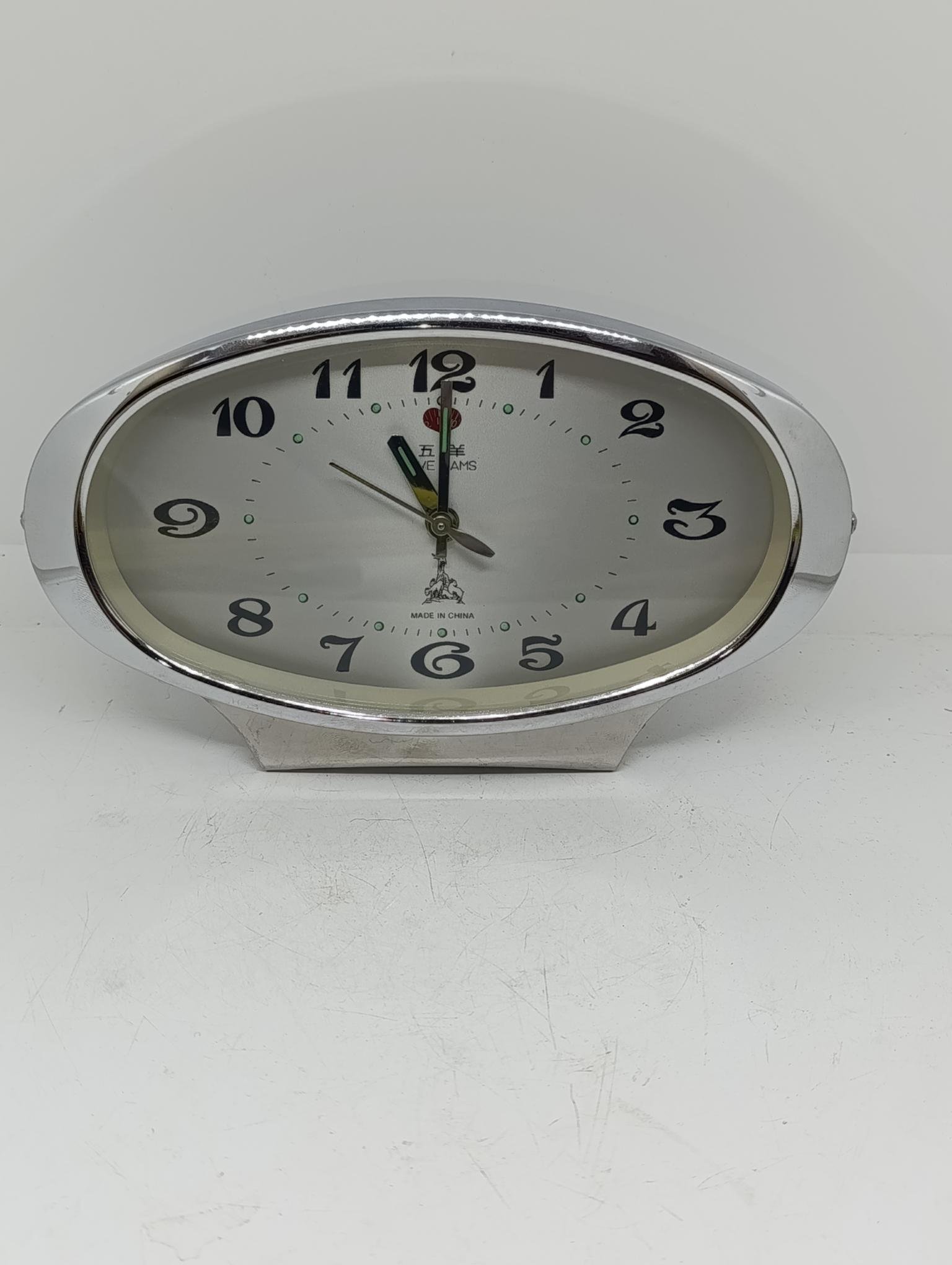 Horloge de table vintage chromée