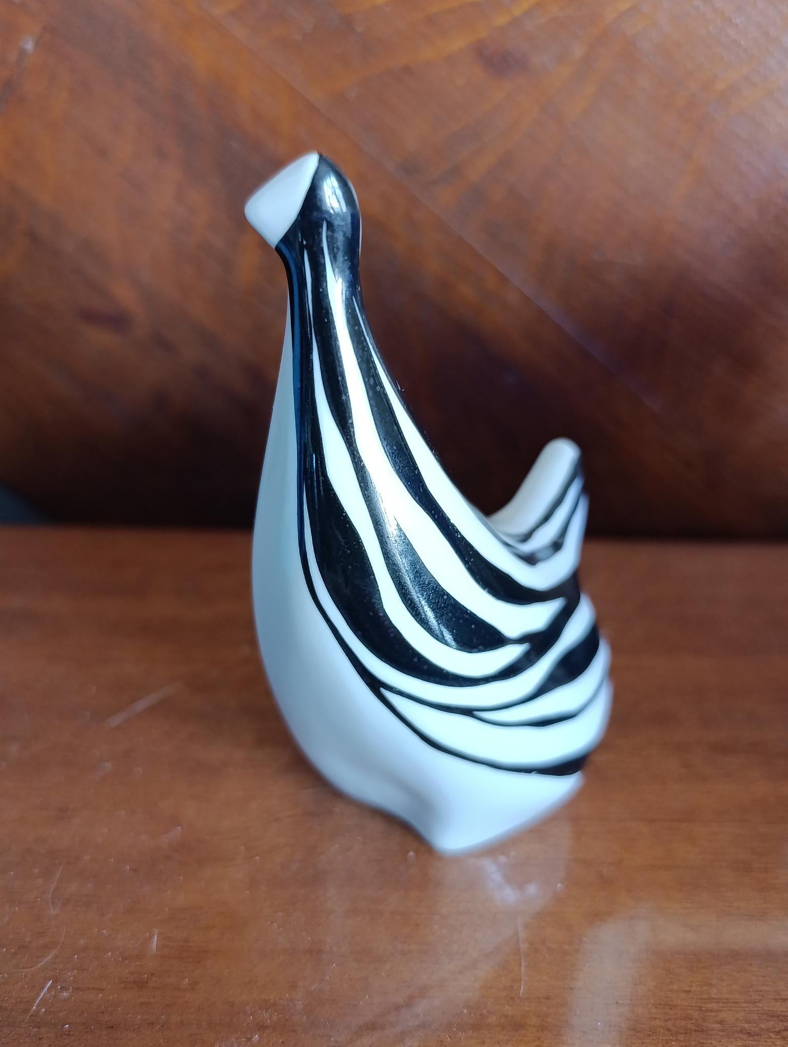 Oiseau décoratif noir et blanc vendu